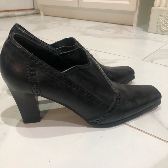 Franco Sarto Square Toe Black Heeled Shoes - Picture 3 of 8